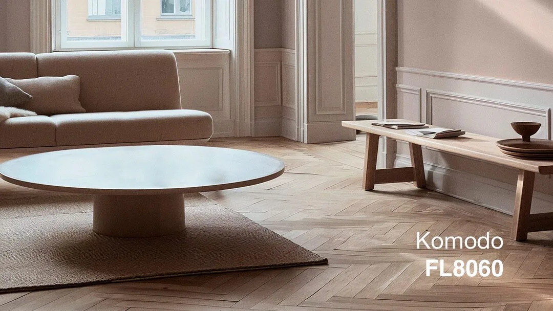 Stue i naturlige farver med Flügger Komodo FL8060 maling
