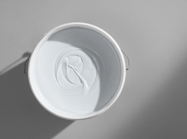 Flügger spand med Bornholm maling